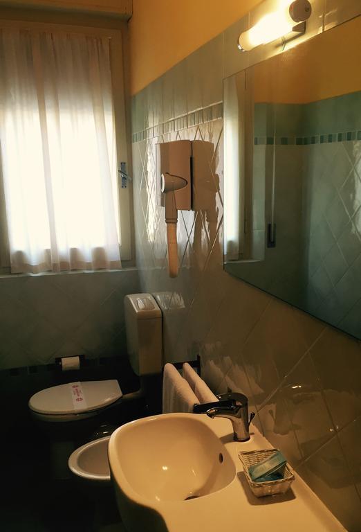 מילאנו מריטימה Hotel Helvetia מראה חיצוני תמונה